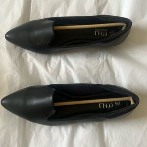 Comfortable women’s flats NIB